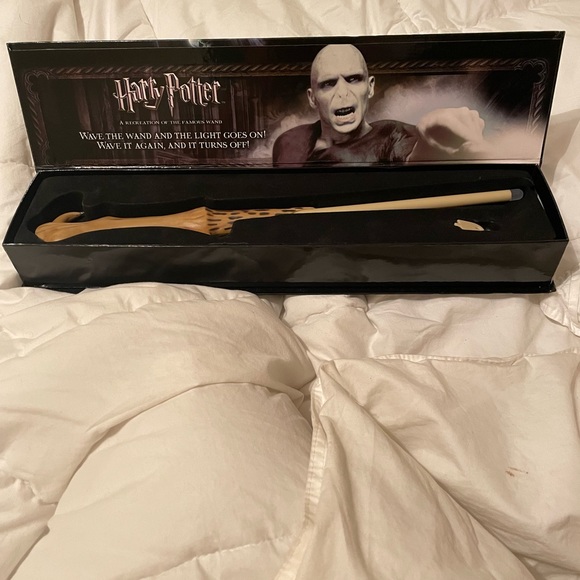Voldemort’s Wand with Illuminating Tip, Harry Potter - Picture 2 of 6